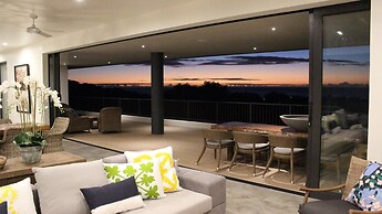 Nikao Luxury Villa