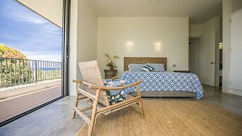 Nikao Luxury Villa