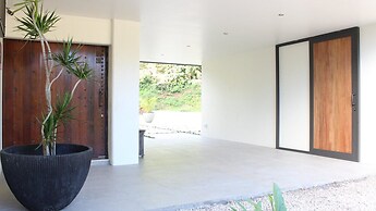 Nikao Luxury Villa