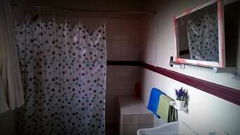 Nirvana Healing Center - Adults Only - Hostel