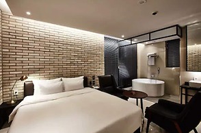 Hotel Wanted