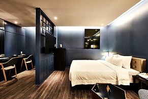 Hotel Wanted