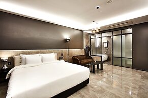 Hotel Wanted