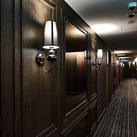 Hotel Wanted