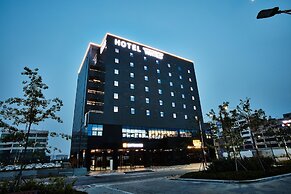 Hotel Wanted