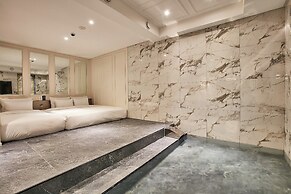 Hotel Wanted
