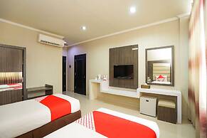 Maumu Hotel & Lounge