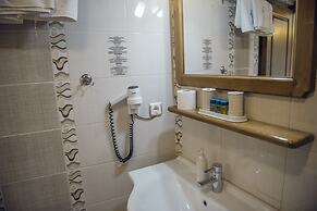 Alesta Hotel