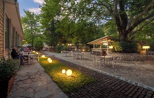 Gefyri Hotel