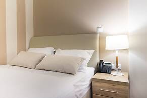 Hotel @ Syngrou Fix