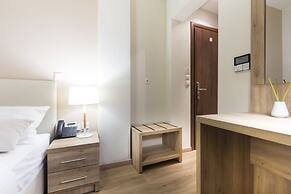 Hotel @ Syngrou Fix