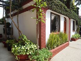 Samra Court