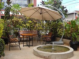 Samra Court