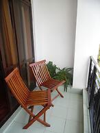 Samra Court