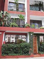 Samra Court