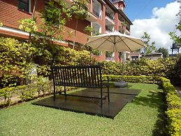 Samra Court