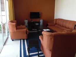 Samra Court