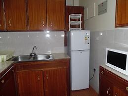 Samra Court
