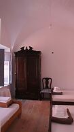 Marcos Rooms