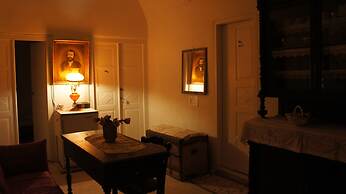 Marcos Rooms