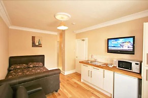 Central Studios Gloucester Road by Rooms Booked - Free Parking
