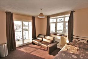 Central Studios Gloucester Road by Rooms Booked - Free Parking