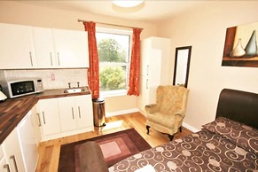 Central Studios Gloucester Road by Rooms Booked - Free Parking