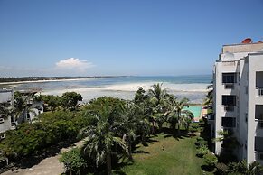 Almasi Oceanfront Apartment