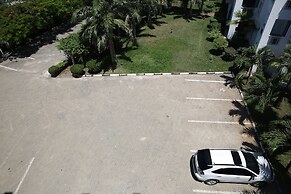 Almasi Oceanfront Apartment
