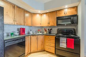 AOC Suites - Heart of Downtown  Condo