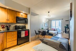 AOC Suites - Heart of Downtown  Condo
