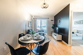 AOC Suites - Heart of Downtown  Condo