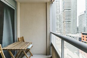 AOC Suites - Heart of Downtown  Condo