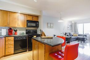 AOC Suites - Heart of Downtown  Condo