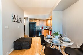 AOC Suites - Heart of Downtown  Condo