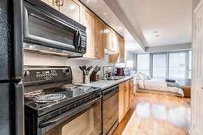 AOC Suites - Heart of Downtown  Condo