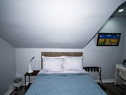 Serene Niagara Inn