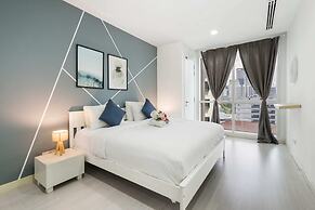 Binjai8 by Plush
