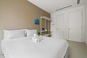 Binjai8 by Plush
