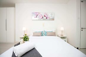 Binjai8 by Plush