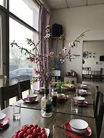 Manhong's Private Courtyard