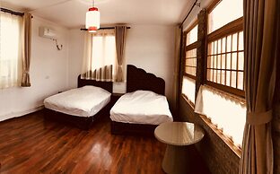Manhong's Private Courtyard