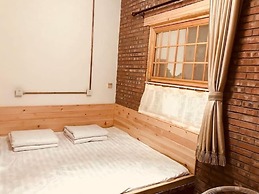 Manhong's Private Courtyard