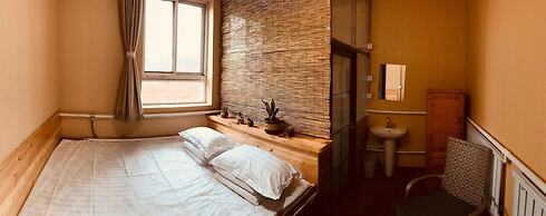 Manhong's Private Courtyard