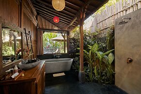 Kawan Antique Ubud Villa