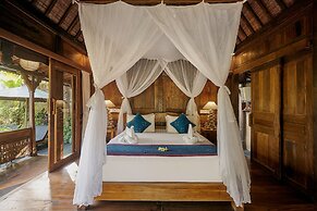 Kawan Antique Ubud Villa