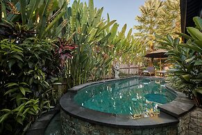 Kawan Antique Ubud Villa