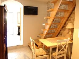 Stone House Apartment