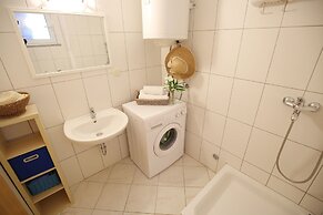 Stone House Apartment