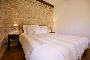 Stone House Apartment